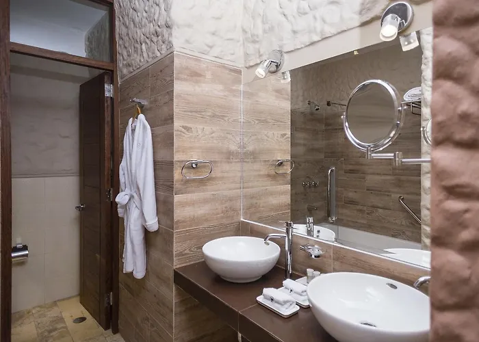 Intiterra Aparthotel 4*